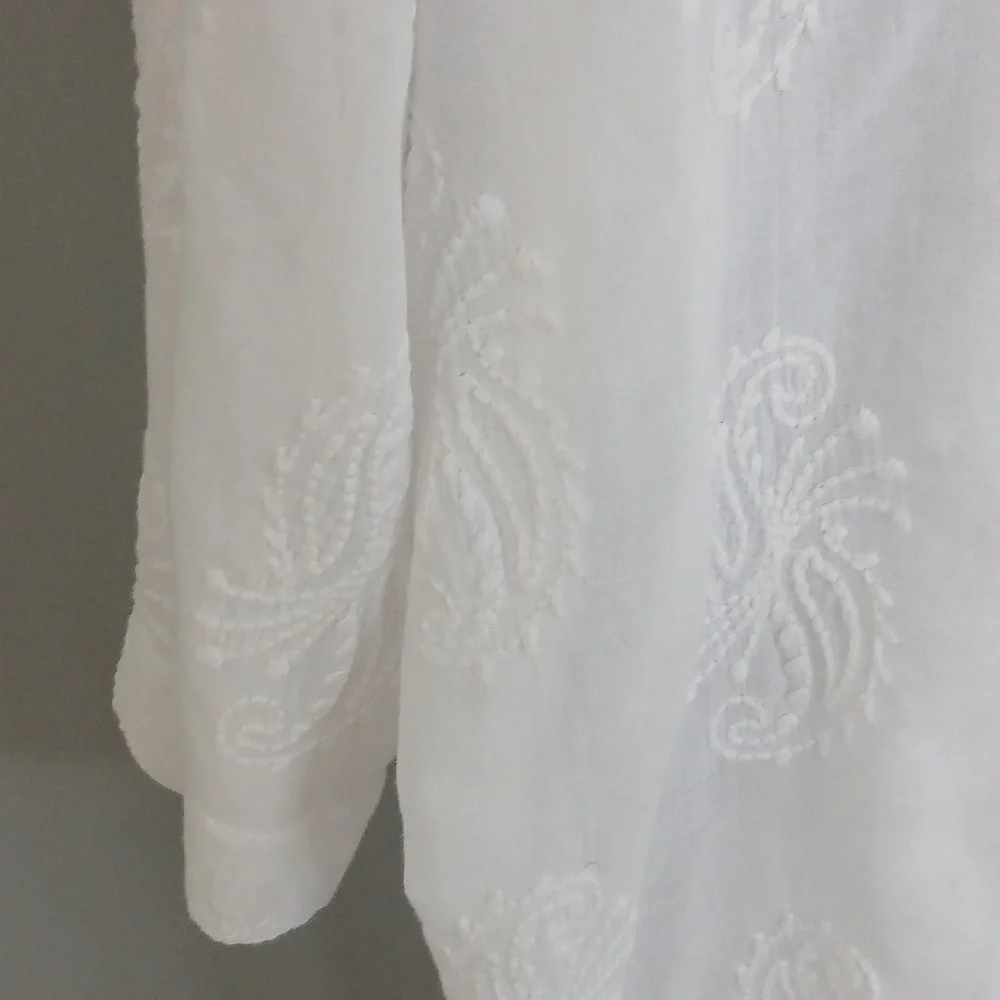 Alfred Dunner White Embroidered Women's Top sz 14P.     FL - Picture 4 of 4